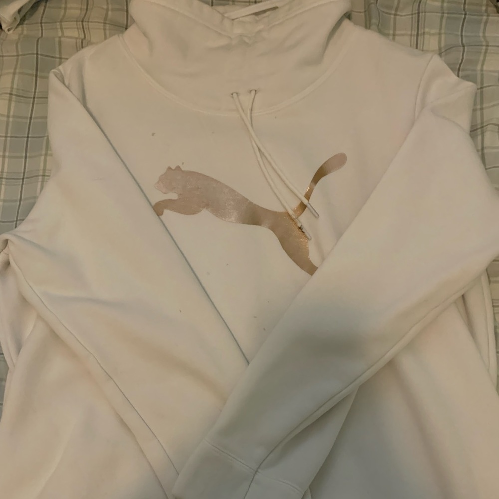 white puma oversized sweatshirt